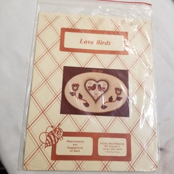 1982 Honey Bee Patterns "Love Birds" Pat034 - Picture 2 of 4